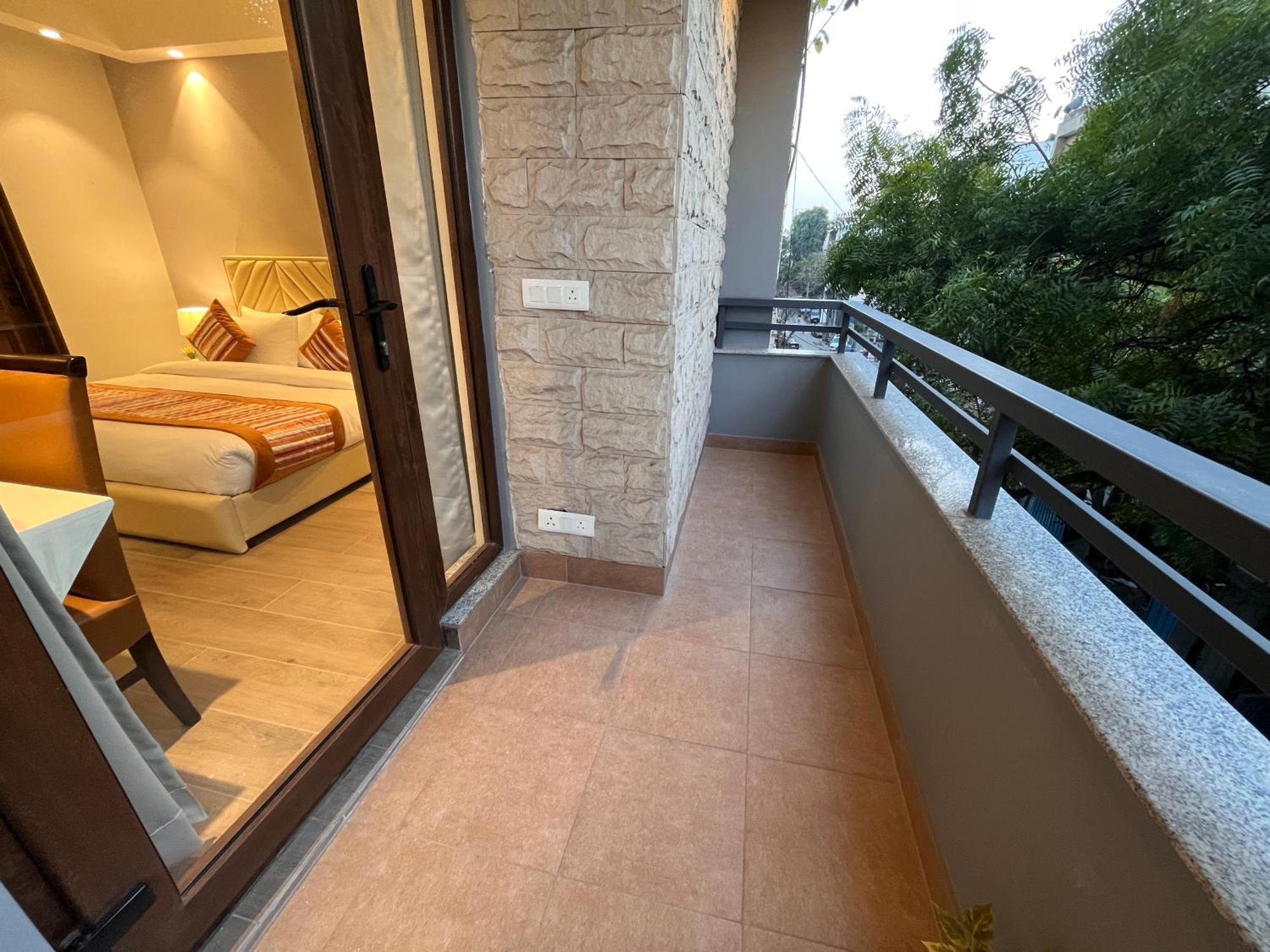 South Ex Residency - South Ex Near Aiims Delhi - Couple Friendly 3*