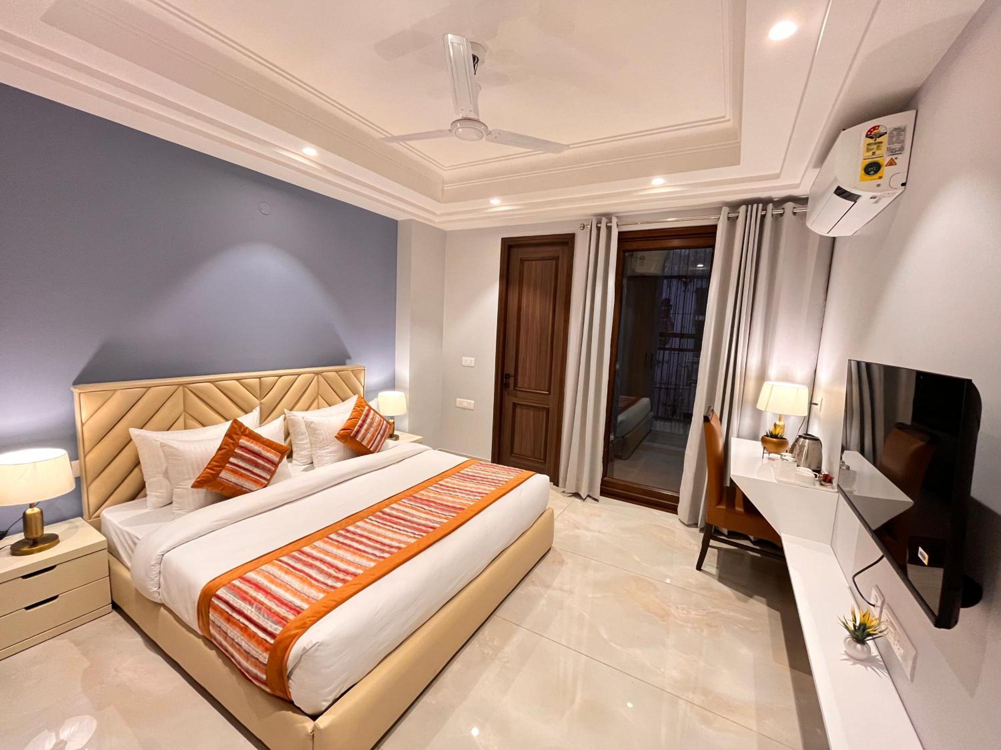 South Ex Residency - South Ex Near Aiims Delhi - Couple Friendly Hotel